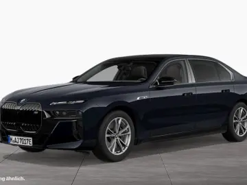 BMW M760e xDrive Limousine B&W Surround DAB