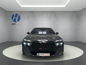 BMW i7 xD e60 M Sport PanoSky FOND TV 21Z AutomTüren