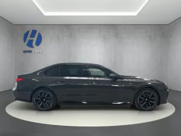 BMW i7 xD e60 M Sport PanoSky FOND TV 21Z AutomTüren
