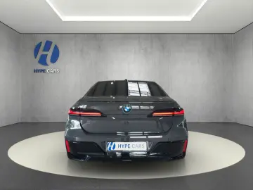 BMW i7 xD e60 M Sport PanoSky FOND TV 21Z AutomTüren
