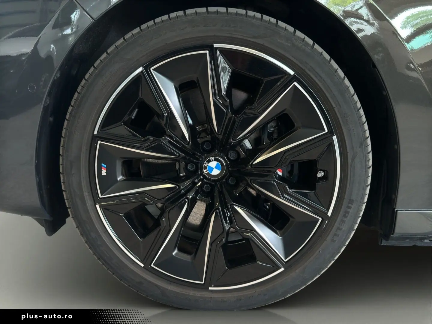 BMW i7 xD e60 M Sport PanoSky FOND TV 21Z AutomTüren
