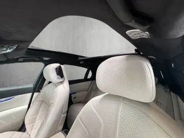BMW i7 xD e60 M Sport PanoSky FOND TV 21Z AutomTüren