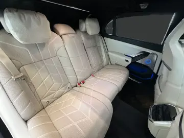 BMW i7 xD e60 M Sport PanoSky FOND TV 21Z AutomTüren