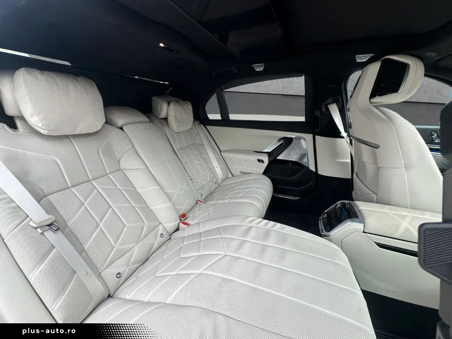 BMW i7 xD e60 M Sport PanoSky FOND TV 21Z AutomTüren