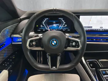 BMW i7 xD e60 M Sport PanoSky FOND TV 21Z AutomTüren