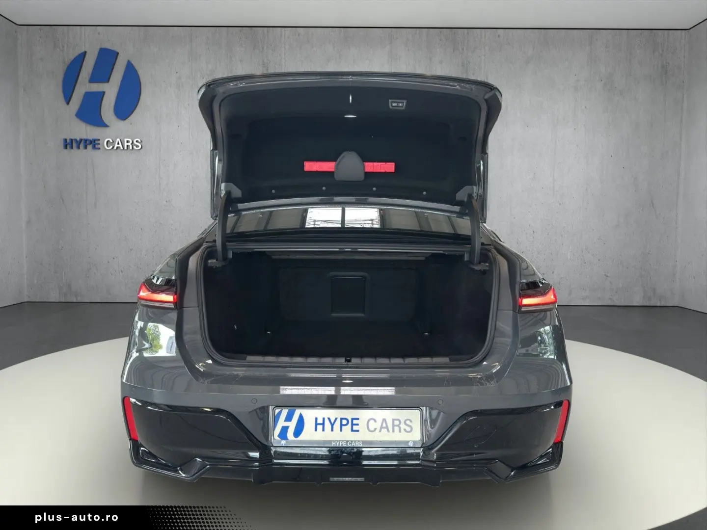 BMW i7 xD e60 M Sport PanoSky FOND TV 21Z AutomTüren