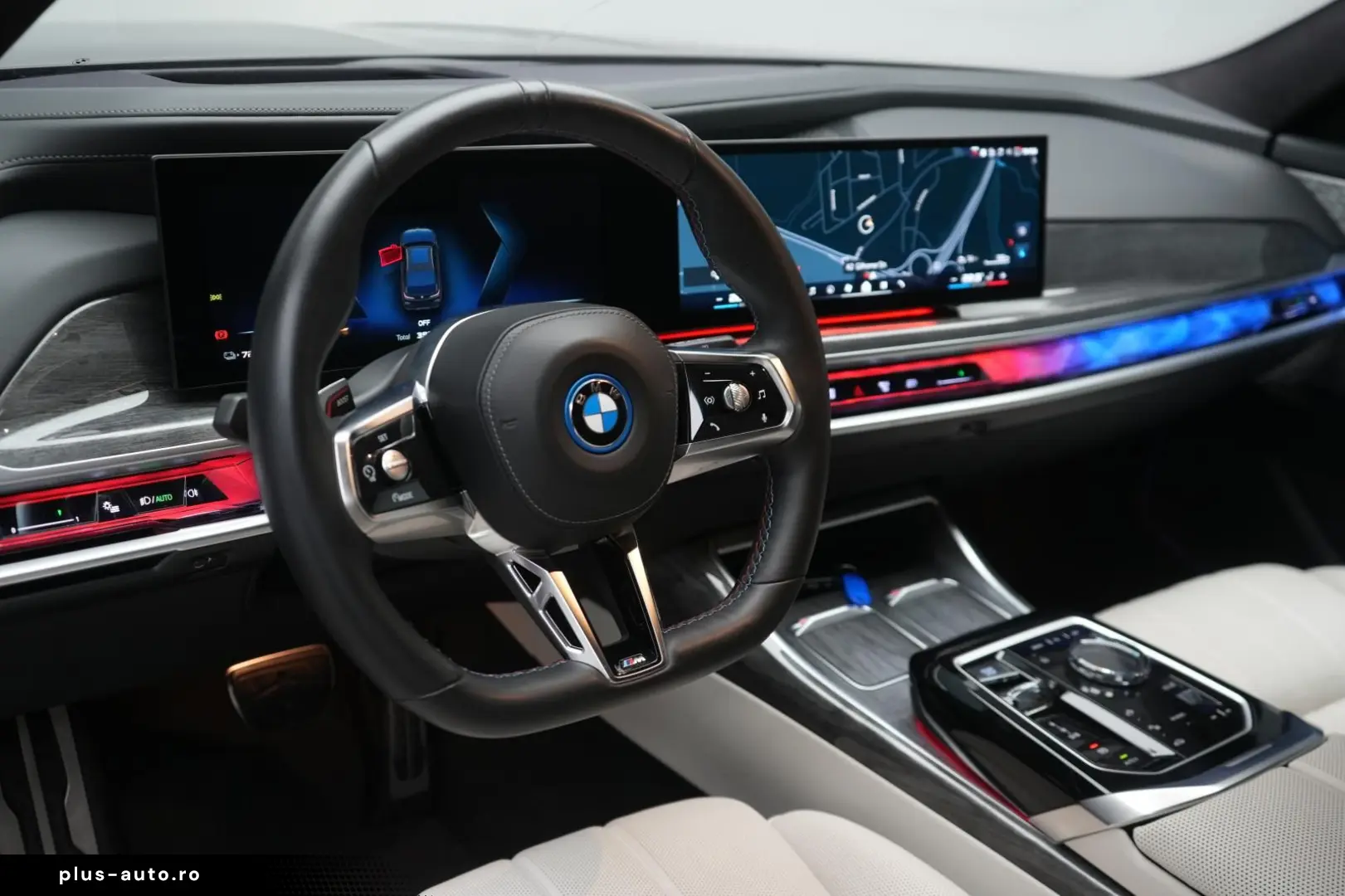 BMW i7 M70 xDrive TheatreScreen Sky Lounge HUD B&W L