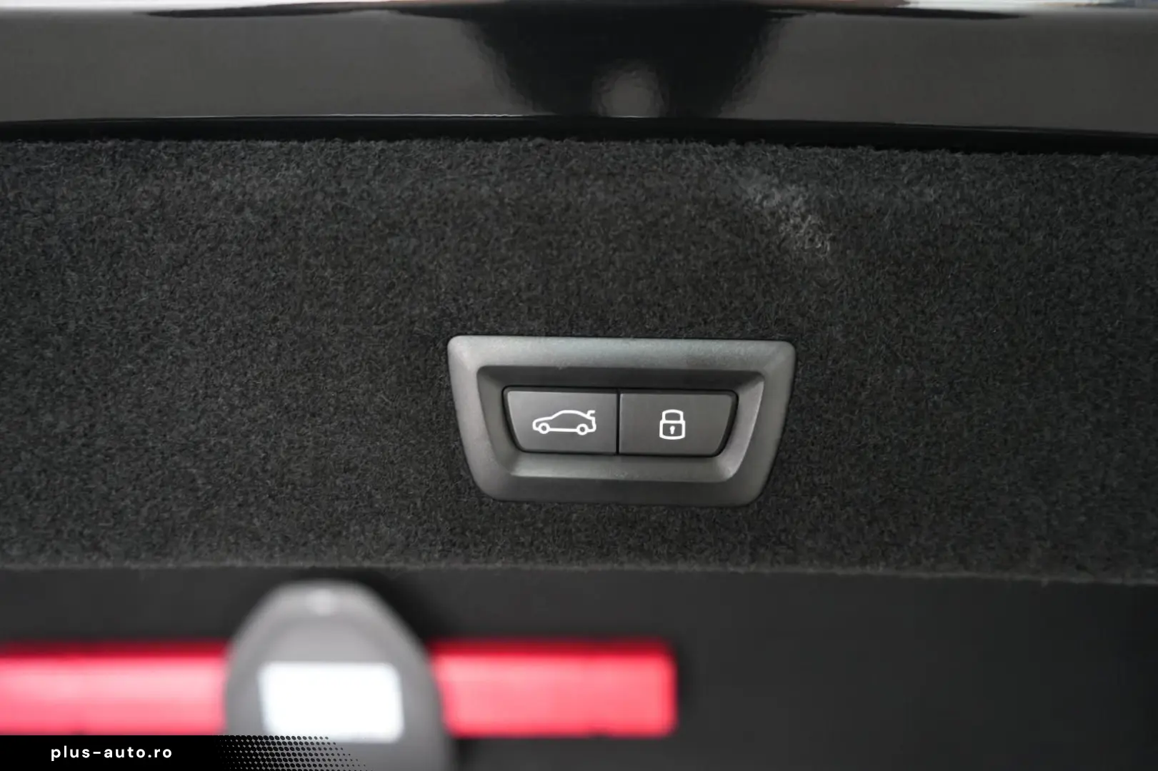 BMW i7 M70 xDrive TheatreScreen Sky Lounge HUD B&W L