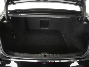BMW i7 M70 xDrive TheatreScreen Sky Lounge HUD B&W L