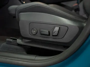 BMW X1 20i M Sport Shadow H&K AHK PANO HUD 360  20
