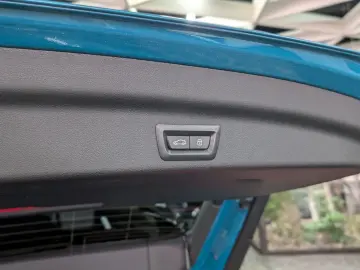 BMW X1 20i M Sport Shadow H&K AHK PANO HUD 360  20