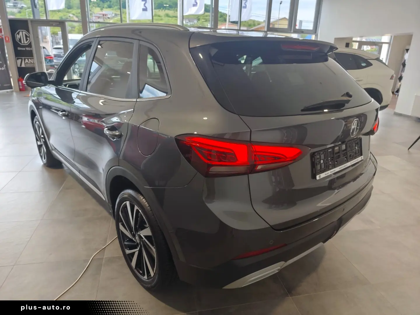 MG ZS HEV 5 usi Exclusive  1.5L GSL HEV 197 CP AT