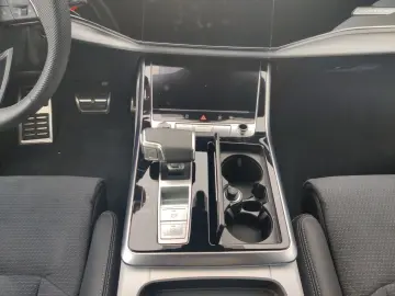 AUDI Q8 50 TDI q. Tiptr. S-Line Sport Plus  Allradlen