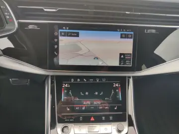 AUDI Q8 50 TDI q. Tiptr. S-Line Sport Plus  Allradlen