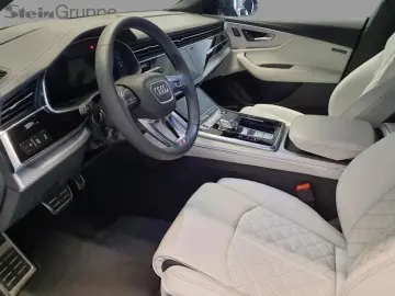 AUDI Q8 SUV MATRIX APP DAB AHK PANO VIRT HUD LED NAVI
