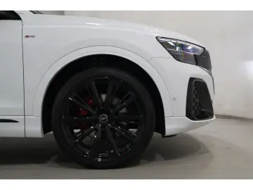 AUDI Q8 50 TDI quattro S-Line Matrix PDC R-Kamera