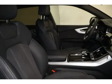 AUDI Q8 50 TDI quattro S-Line Matrix PDC R-Kamera