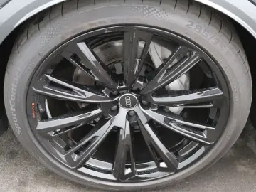 AUDI Q8 S-Line 55 TFSI quattro   Pano  Laser  Standh