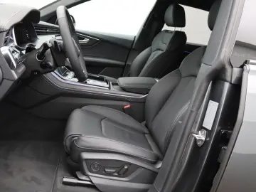 AUDI Q8 S-Line 55 TFSI quattro   Pano  Laser  Standh