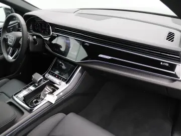 AUDI Q8 S-Line 55 TFSI quattro   Pano  Laser  Standh