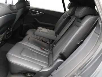 AUDI Q8 S-Line 55 TFSI quattro   Pano  Laser  Standh