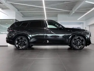 BMW XM Anhängerkupplung   Massagesitze