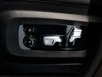 BMW XM Anhängerkupplung   Massagesitze