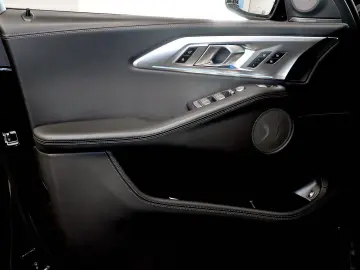 BMW XM Anhängerkupplung   Massagesitze