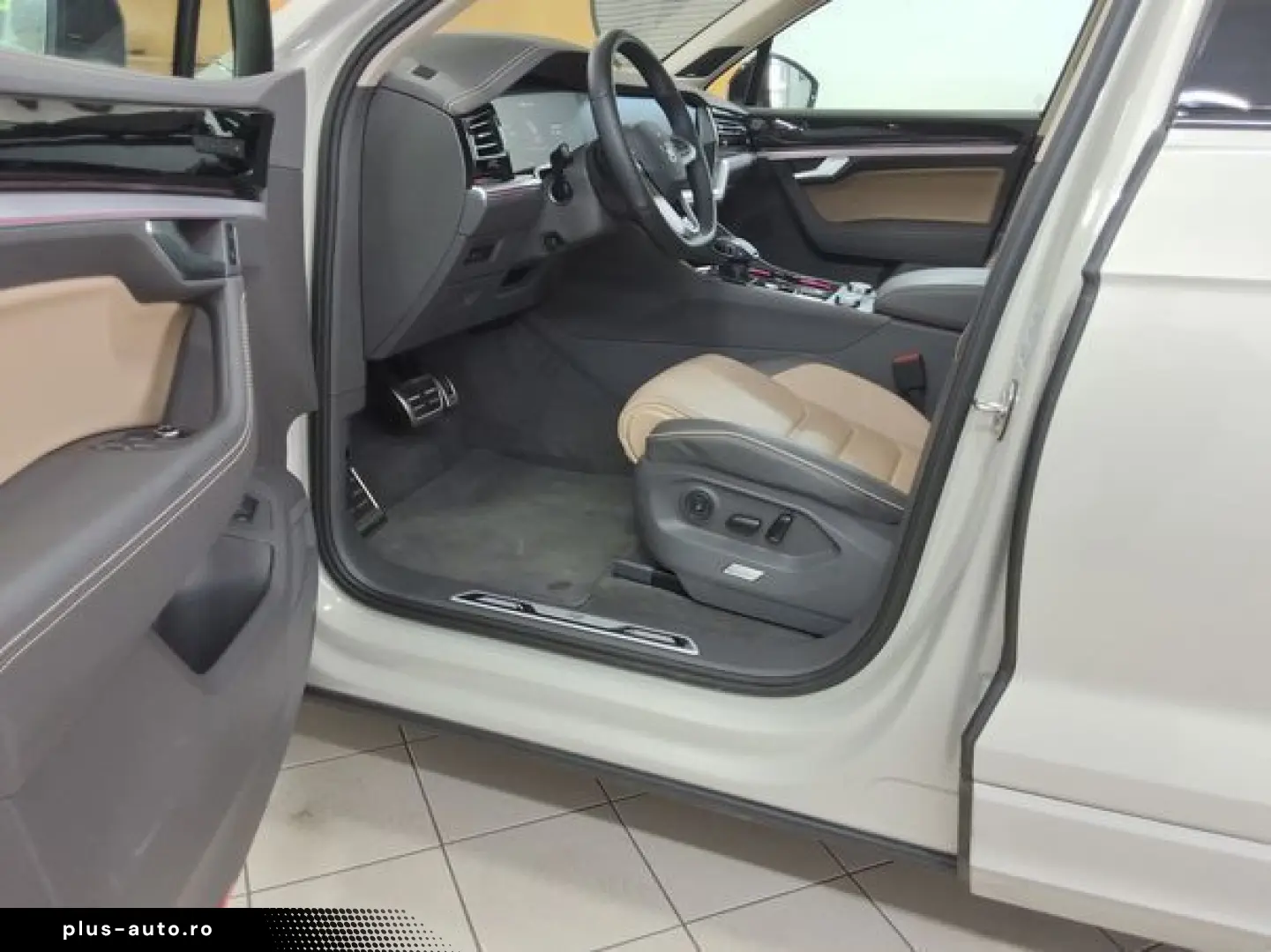 VW Touareg R-Line 4Motion 3.0 TDI AHK PANO HuD LUFT
