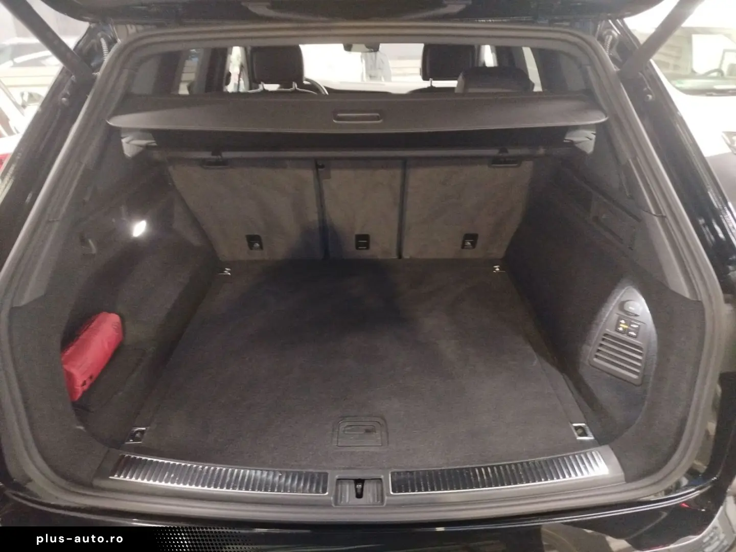 VW Touareg 3.0 V6 TSI 4M RLine Navi Leder Pano IQ