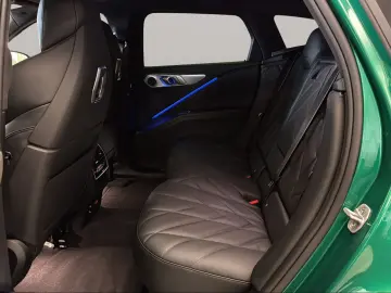 BMW XM 50e Massage AHK Driv.Assist. Winterräder inkl