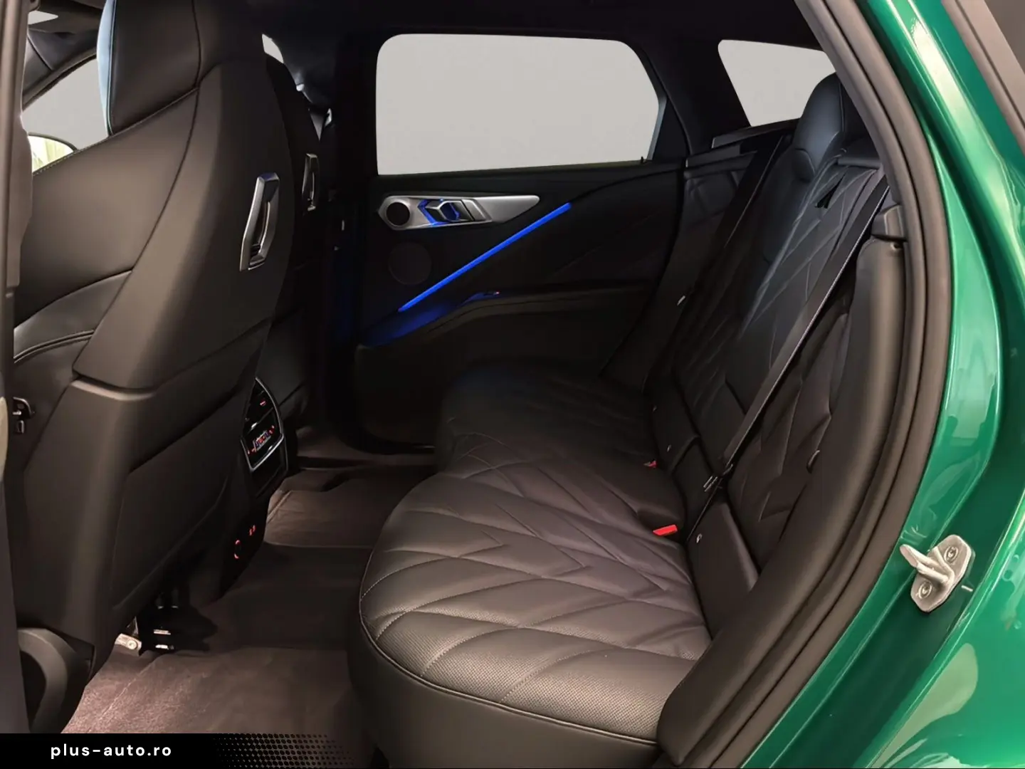 BMW XM 50e Massage AHK Driv.Assist. Winterräder inkl