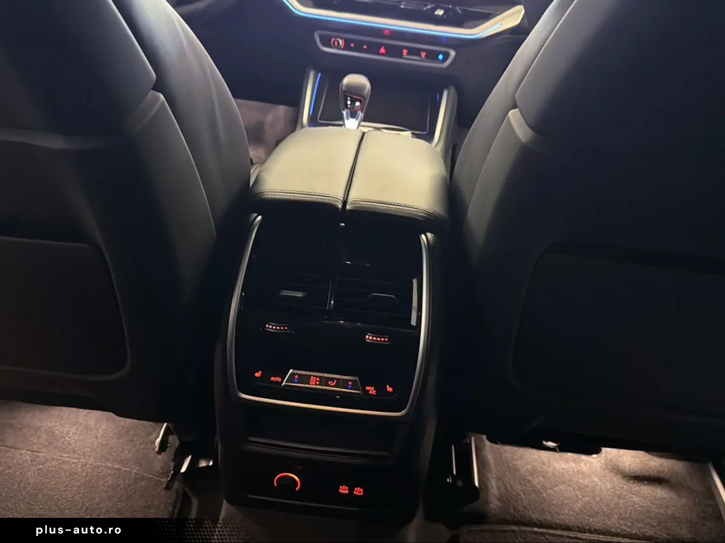 BMW XM 50e Massage AHK Driv.Assist. Winterräder inkl