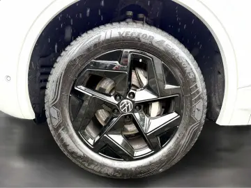 VW Touareg R LINE-4MOTION-KAME-PANO-MATRIX-VIRT-19'