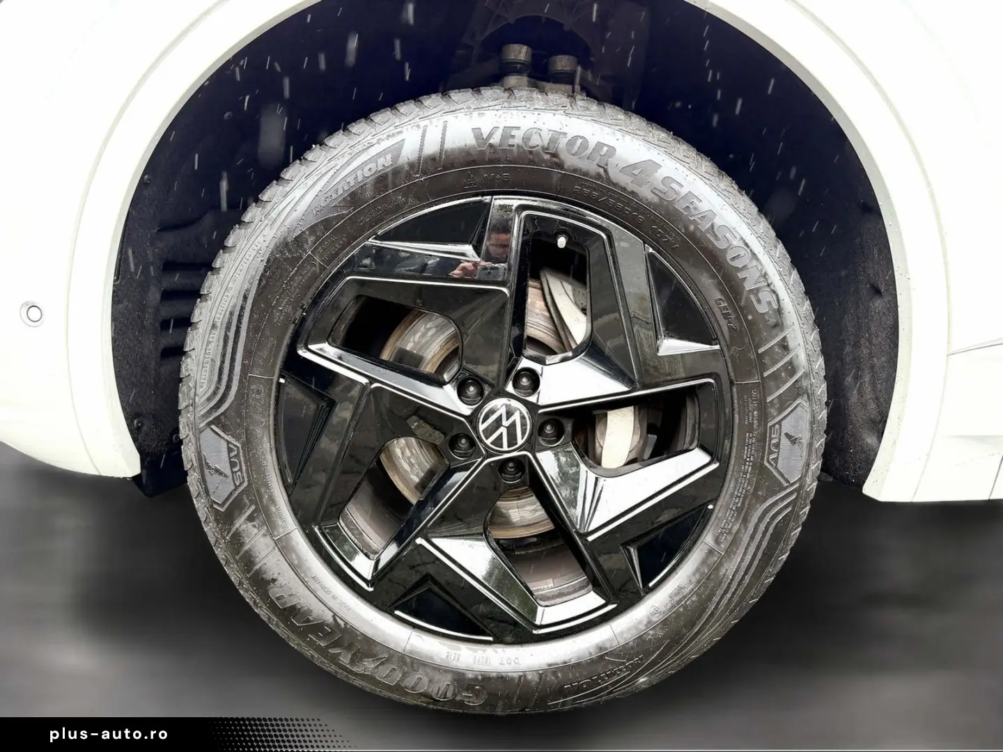 VW Touareg R LINE-4MOTION-KAME-PANO-MATRIX-VIRT-19'