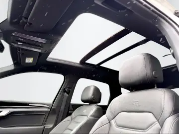 VW Touareg R LINE-4MOTION-KAME-PANO-MATRIX-VIRT-19'