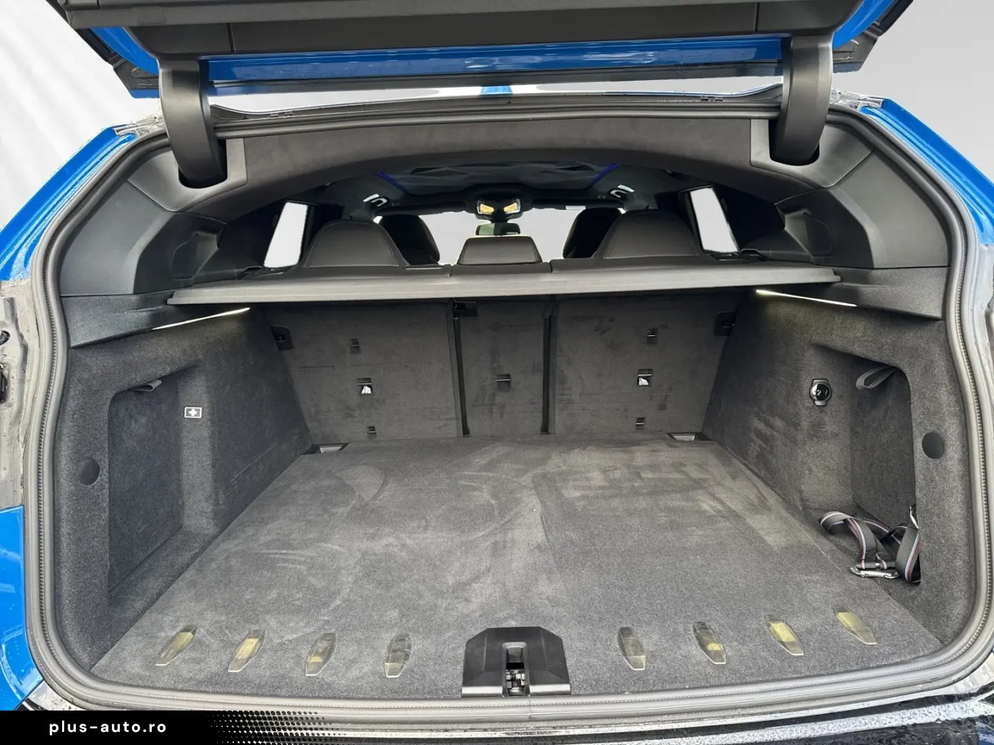 BMW XM 50e  Indiv. Enzianblau  AHK Autobahnass. 23 L