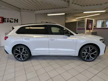 VW Touareg 3.0TDI 4M R-Line VOLL Black 22  UPE 114T