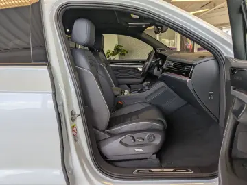 VW Touareg 3.0TDI 4M R-Line VOLL Black 22  UPE 114T
