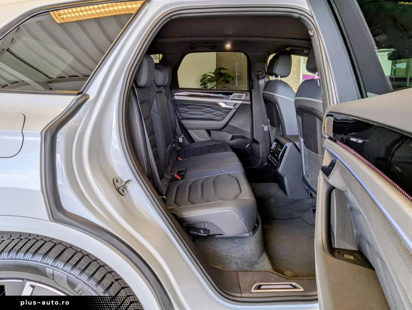 VW Touareg 3.0TDI 4M R-Line VOLL Black 22  UPE 114T