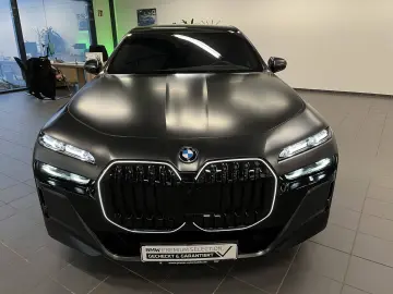 BMW 750e xDrive M Sport Pro TV HUD PANO ACC 360 KAM