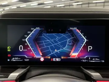 BMW 750e xDrive M Sport Pro TV HUD PANO ACC 360 KAM
