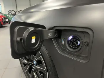 BMW 750e xDrive M Sport Pro TV HUD PANO ACC 360 KAM