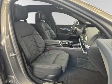 BMW 750e xDrive  1 99%  M Sport Pro DA-Prof. Head-Up