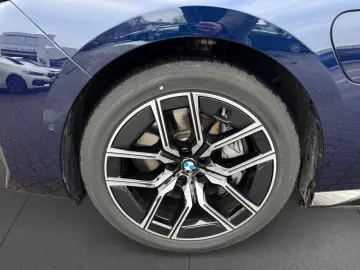 BMW 750e xDrive M-Sport SkyLounge DA PA-Pro Autm
