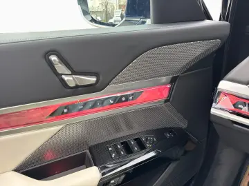 BMW 750e xDrive M-Sport SkyLounge DA PA-Pro Autm