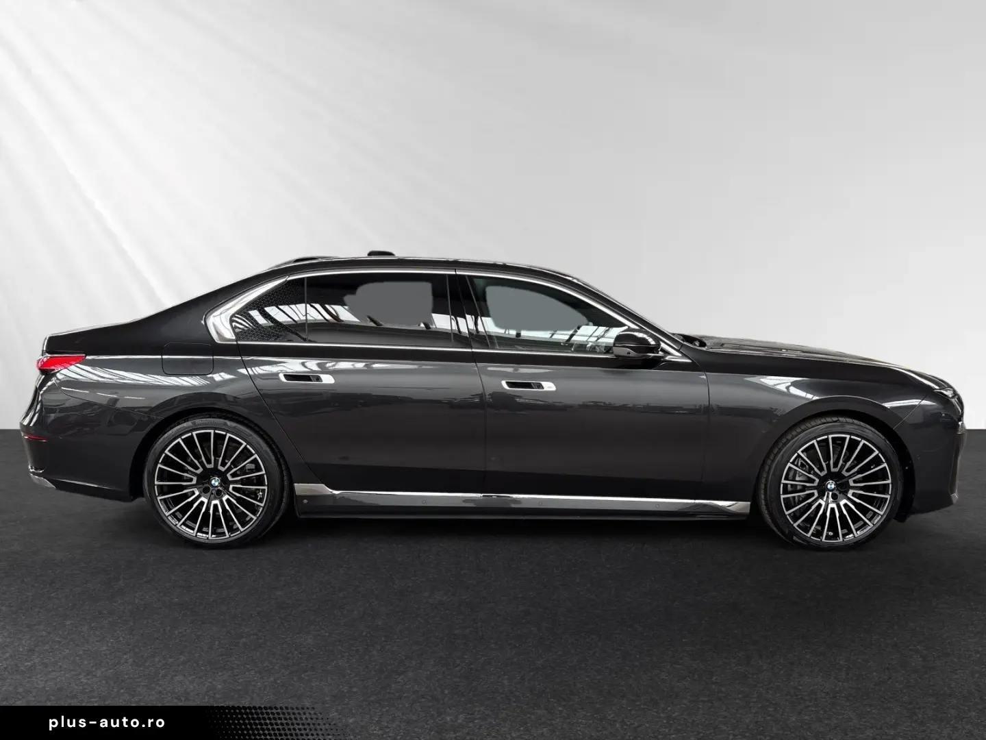 BMW 750e xDrive  1 99%  SkyLounge Autobahnassist