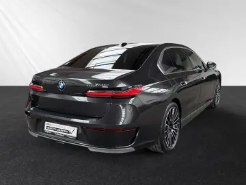 BMW 750e xDrive  1 99%  SkyLounge Autobahnassist