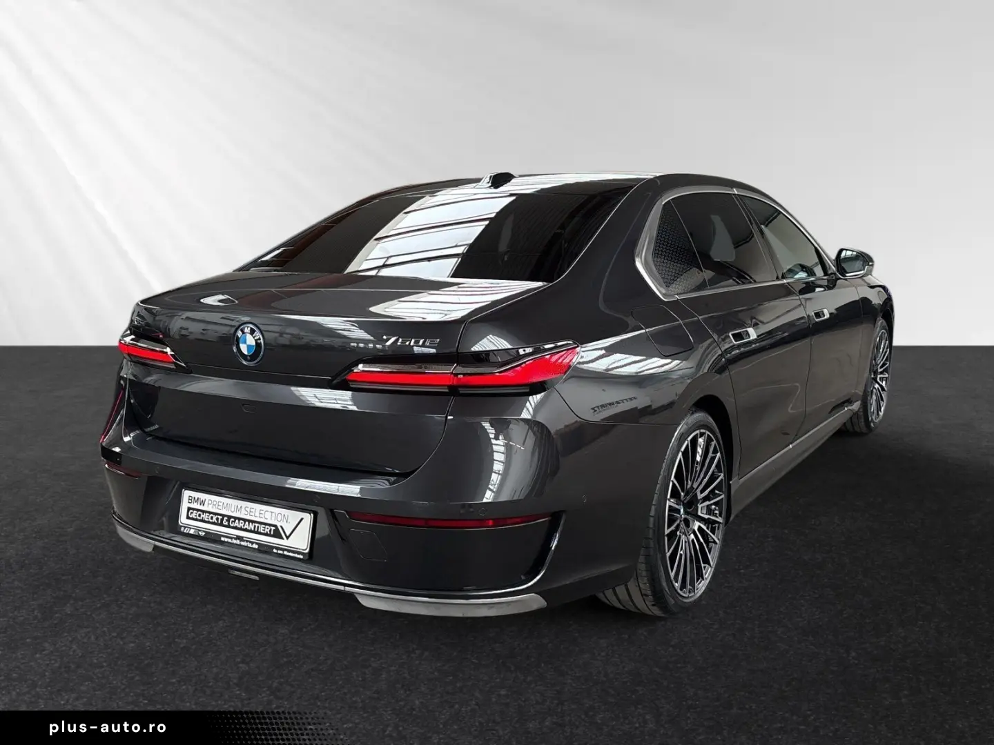 BMW 750e xDrive  1 99%  SkyLounge Autobahnassist