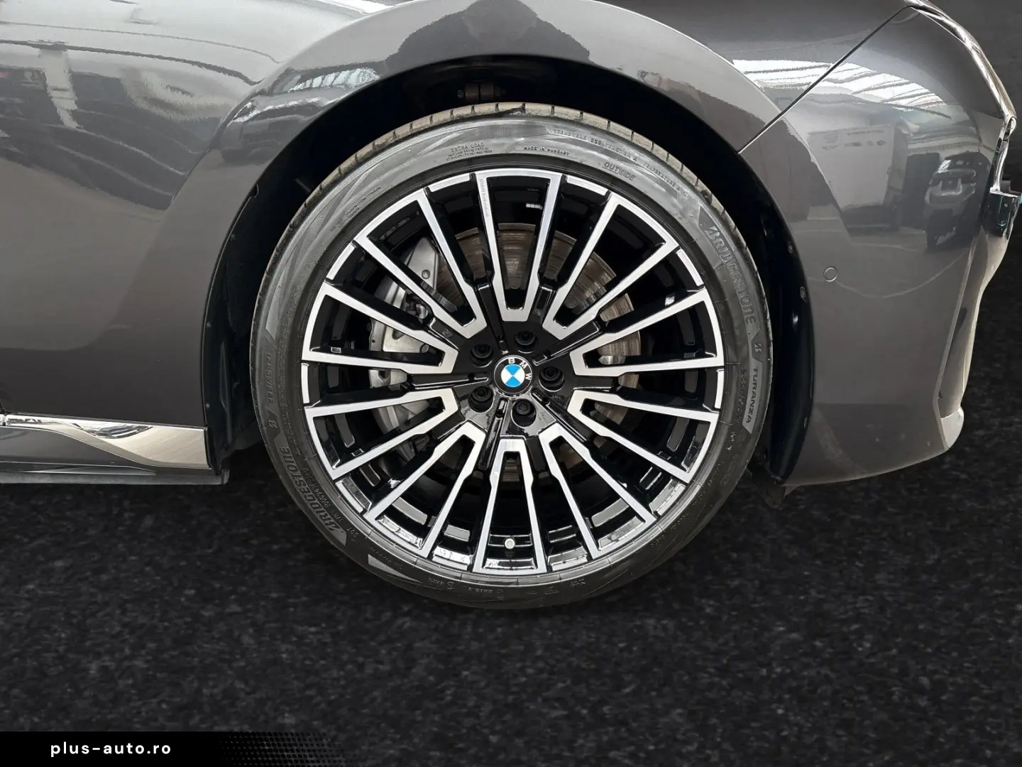 BMW 750e xDrive  1 99%  SkyLounge Autobahnassist